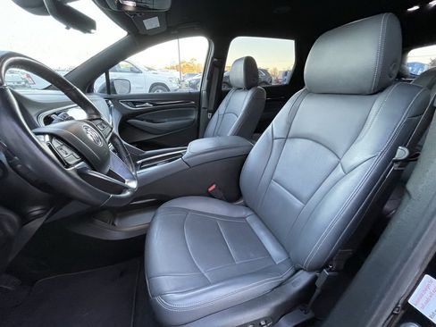 Used 2022 Buick Enclave Premium image 23