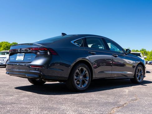 Used 2023 Honda Accord EX-L image 11