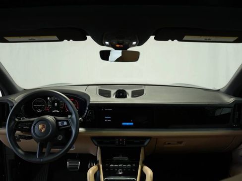 Certified 2025 Porsche Cayenne S AWD/4WD image 16