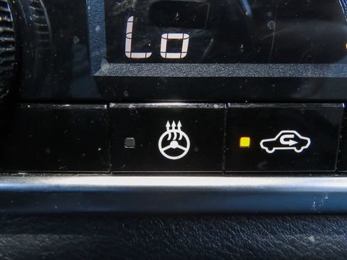 Certified 2023 Nissan Rogue SV w/ SV Premium B Package FWD image 18