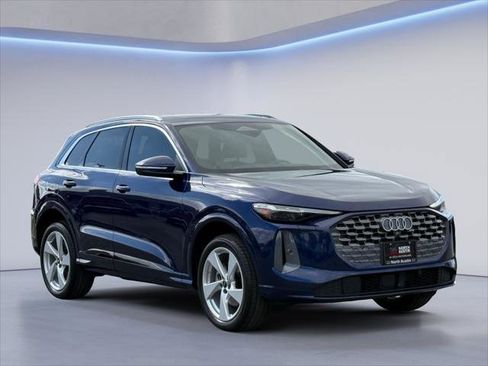 Certified 2025 Audi Q5 Premium Plus w/ Premium Plus AWD/4WD image 6