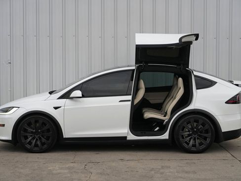 Used 2023 Tesla Model X image 50