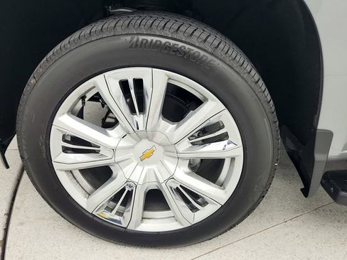 New 2026 Chevrolet Silverado 1500 High Country w/ High Country Premium Package AWD/4WD image 32