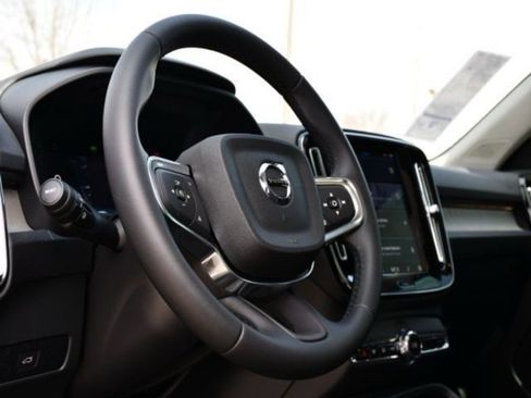 New 2025 Volvo XC40 B5 Core w/ Protection Package Premier image 11