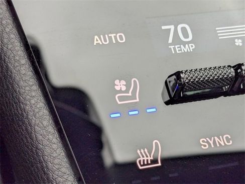 Used 2024 Porsche Cayenne image 31