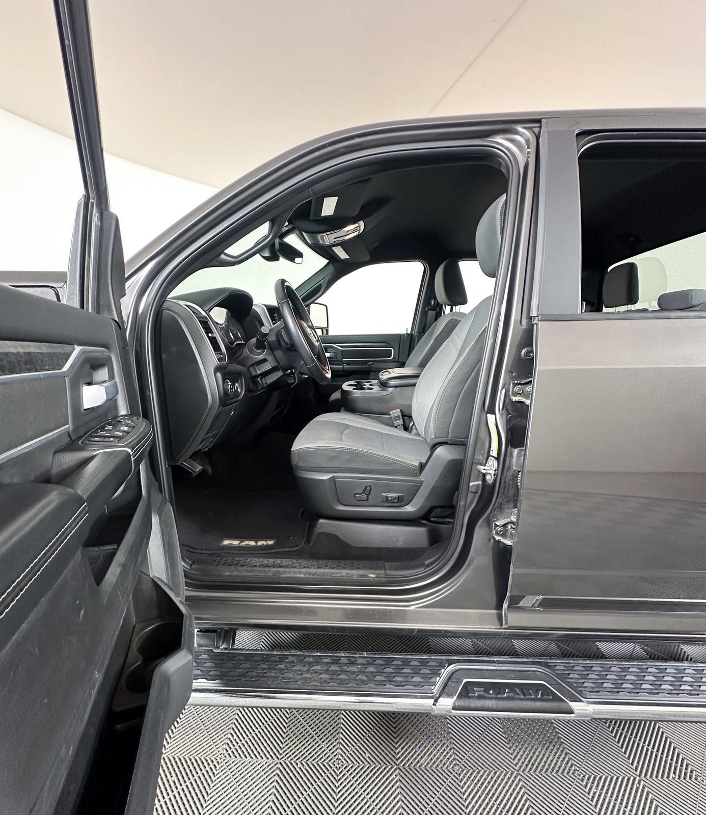 Used 2024 RAM 2500 Big Horn AWD/4WD image 7