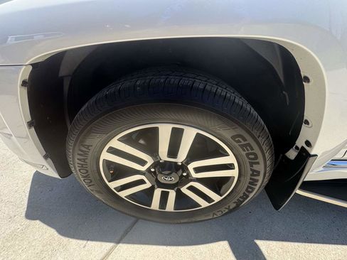 Used 2021 Toyota 4Runner Limited AWD/4WD image 37