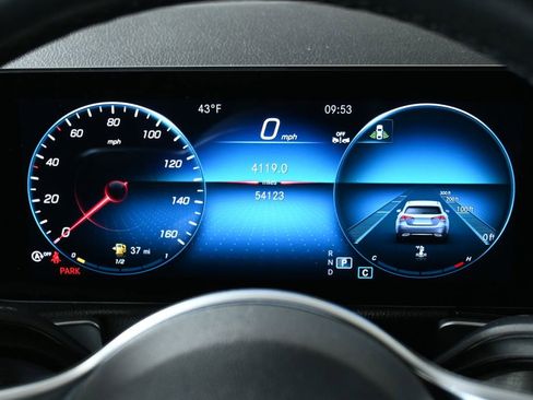 Certified 2022 Mercedes-Benz GLB 250 4MATIC image 19