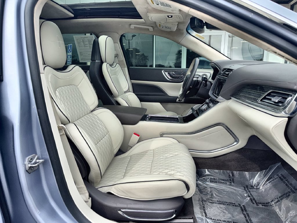 Certified 2019 Lincoln Continental Black Label w/ Rear Seat Package AWD/4WD image 28