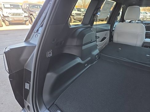 New 2026 Jeep Cherokee Limited AWD/4WD image 97