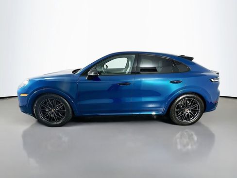 New 2025 Porsche Cayenne GTS image 2