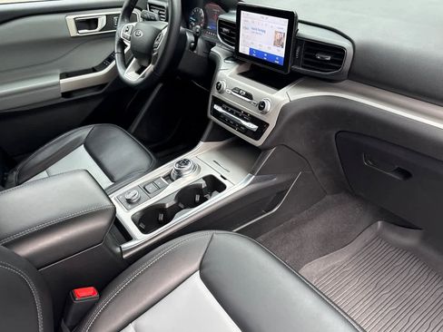 Used 2023 Ford Explorer XLT w/ Equipment Group 202A image 18