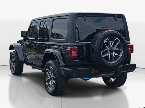 Used 2024 Jeep Wrangler Unlimited w/ Convenience Group AWD/4WD image 6