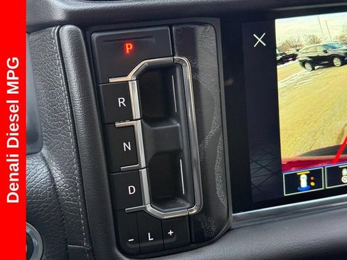 Used 2023 GMC Yukon XL Denali AWD/4WD image 27