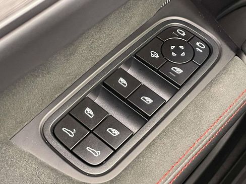 Used 2026 Porsche Cayenne GTS image 37