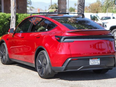 Used 2026 Tesla Model Y Long Range RWD image 6