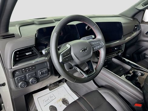 Used 2025 Chevrolet Suburban RST w/ RST Capability Package image 9