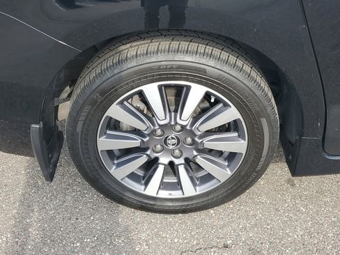 Used 2019 Toyota Sienna XLE image 40