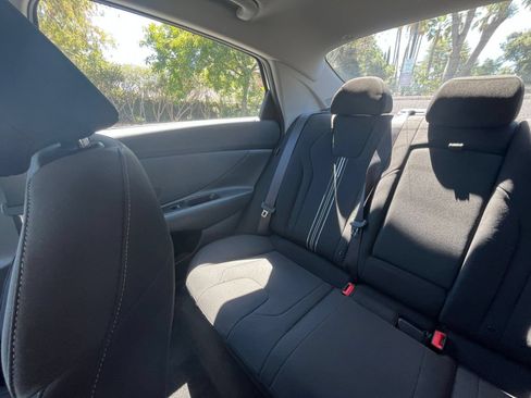 Used 2025 Hyundai Elantra SEL FWD image 39