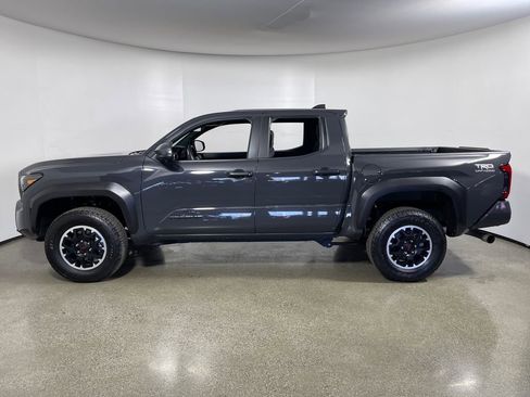 Certified 2025 Toyota Tacoma TRD Off-Road AWD/4WD image 6