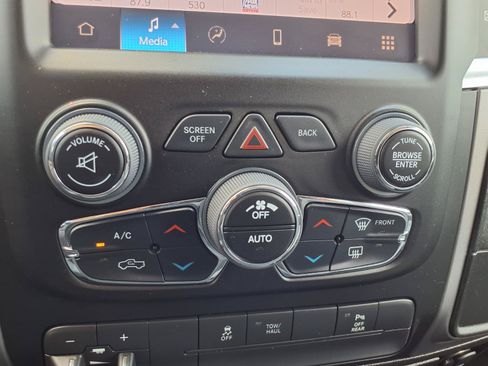 Used 2022 RAM 1500 Classic SLT w/ Electronics Group AWD/4WD image 7