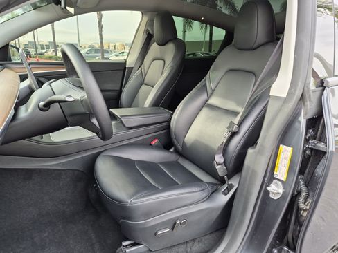 Used 2024 Tesla Model Y Long Range AWD/4WD image 16