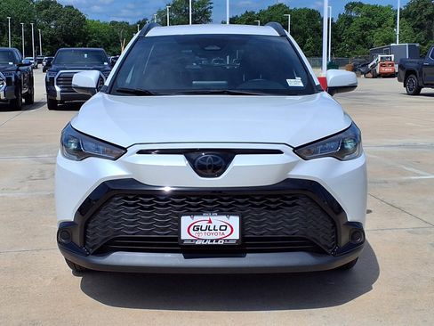 Used 2023 Toyota Corolla Cross AWD Hybrid image 4