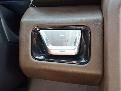 Used 2025 GMC Yukon Denali Ultimate AWD/4WD image 28