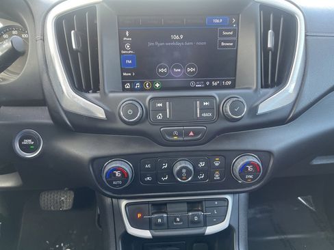 Used 2023 GMC Terrain SLT image 26