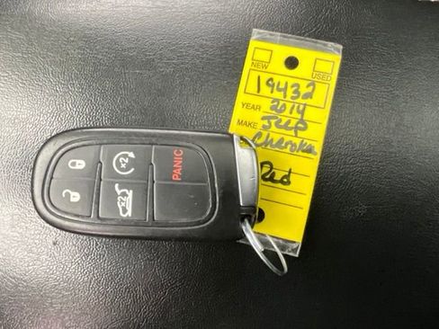 Used 2014 Jeep Cherokee Limited w/ Luxury Group image 24