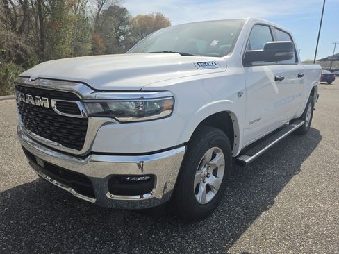 New 2026 RAM 1500 4x4 Crew Cab image 3