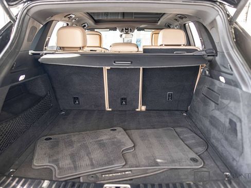 Used 2022 Porsche Cayenne image 16