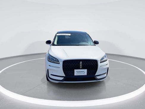 Used 2023 Lincoln Corsair AWD w/ Equipment Group 101A image 3