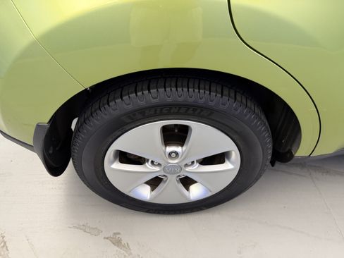 Used 2014 Kia Soul FWD image 8