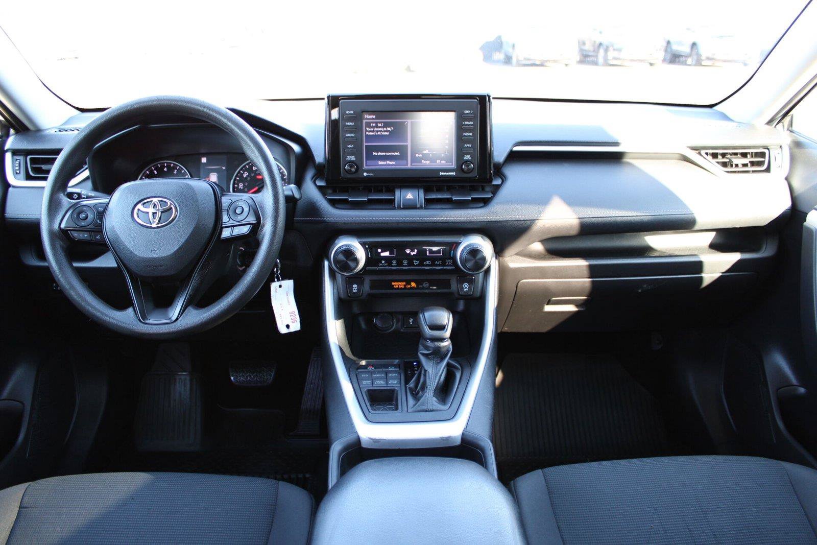 Used 2021 Toyota RAV4 LE AWD/4WD image 18