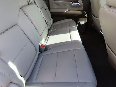 Used 2022 GMC Sierra 1500 SLT w/ SLT Convenience Package image 15