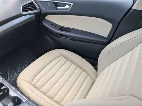 Used 2021 Ford Edge SEL w/ Convenience Package image 15