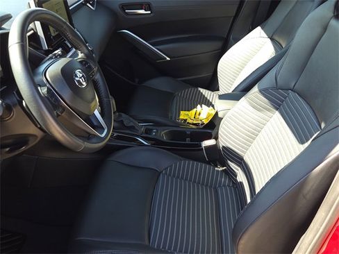 Used 2024 Toyota Corolla Cross XSE image 19