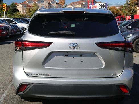 Used 2022 Toyota Highlander XLE image 7