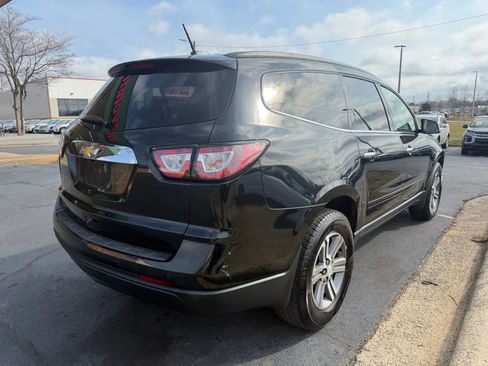 Used 2017 Chevrolet Traverse LT FWD image 7