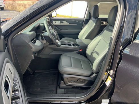 New 2026 Ford Explorer Active w/ Active Comfort Package image 11