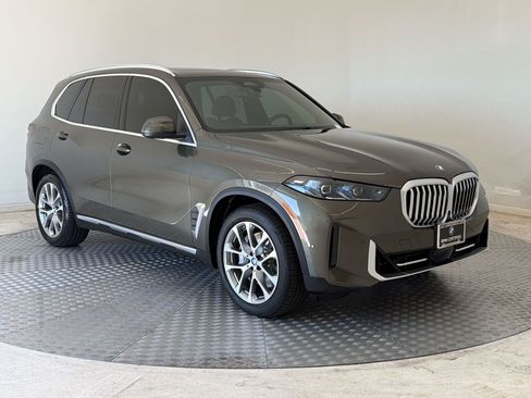 Used 2025 BMW X5 xDrive50e AWD/4WD image 7