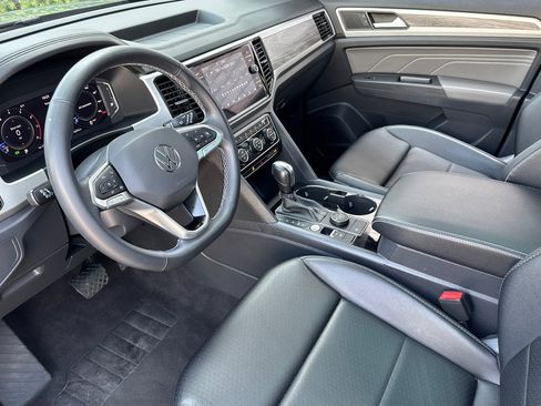 Used 2022 Volkswagen Atlas Cross Sport SE image 10