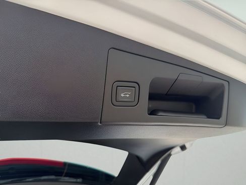 Used 2024 Cadillac XT5 Premium Luxury image 17