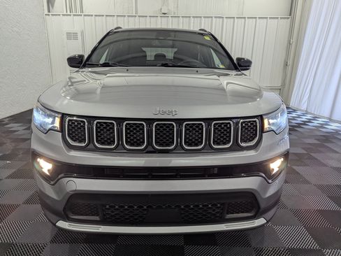 Used 2023 Jeep Compass Limited AWD/4WD image 4