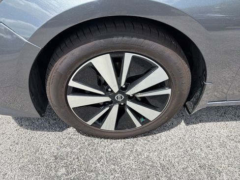 Used 2022 Nissan Altima 2.5 SV FWD image 12