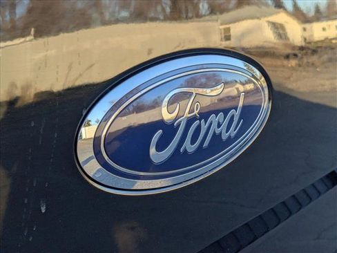 Used 2017 Ford F150 XLT w/ Equipment Group 302A Luxury image 8