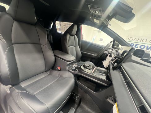 New 2026 Subaru Solterra AWD/4WD image 23
