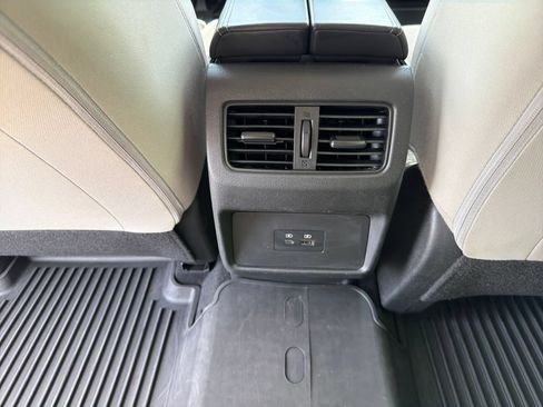 Certified 2023 Nissan Rogue SV FWD image 36