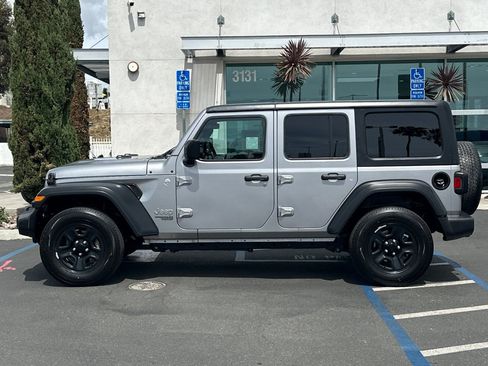 Used 2018 Jeep Wrangler Unlimited Sport AWD/4WD image 7